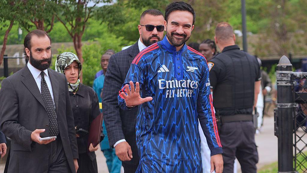 Zohran Mamdani wearing an Arsenal-themed kurta