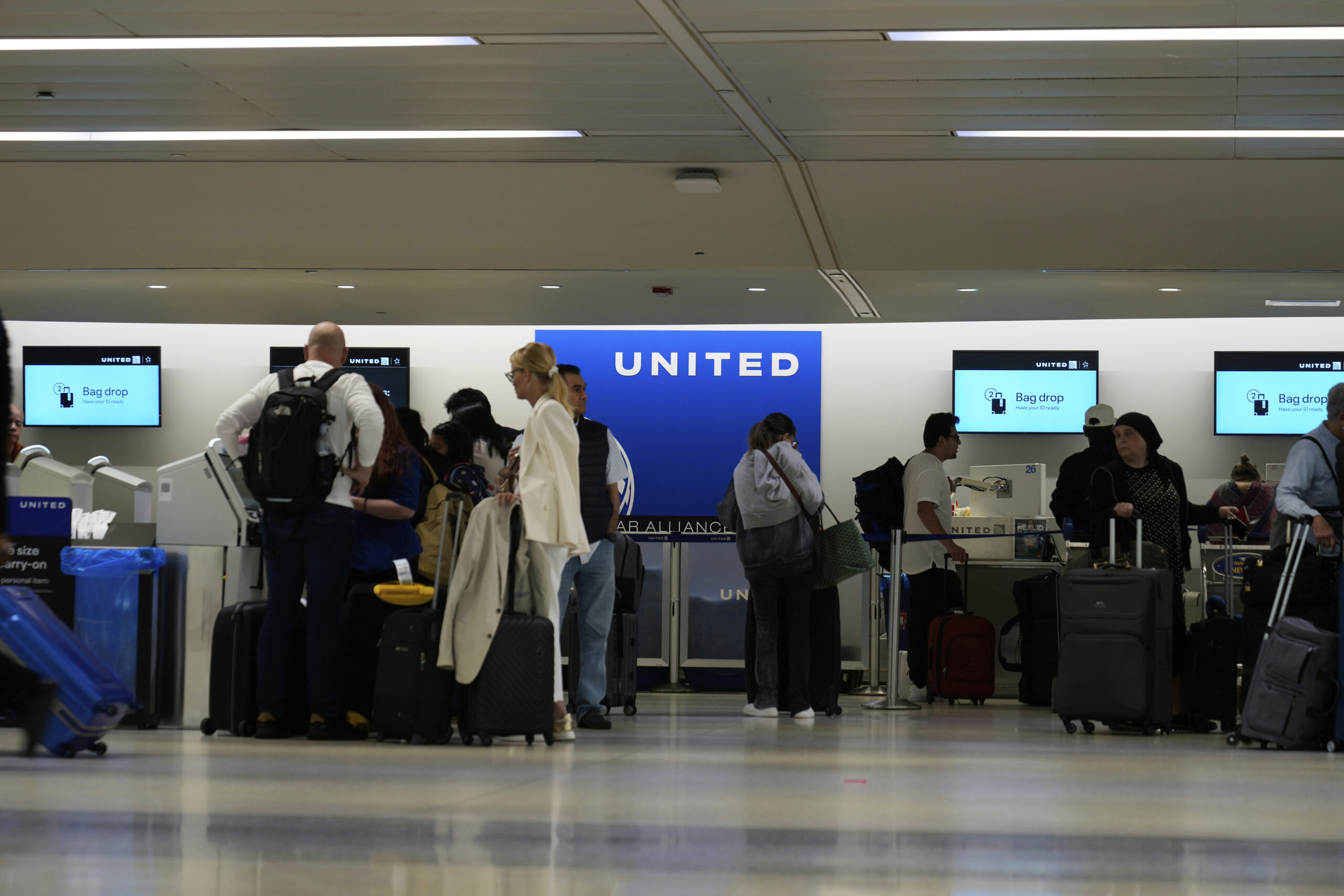 19857117 092226 wabc ap newark liberty delays generic img