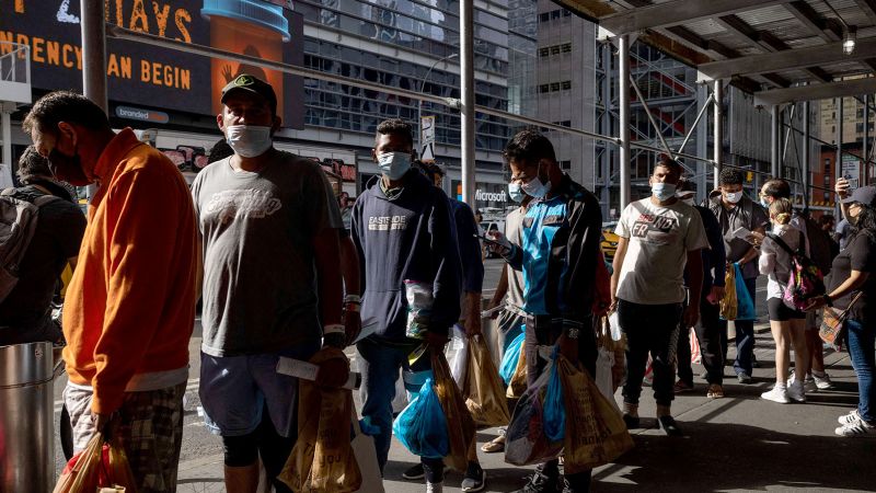 220831162907 01 migrants arrive in ny