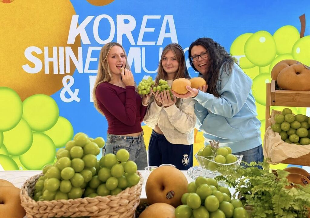 149894 koreaagrofisheriesfoodtradecorporationatkoreangrapepearpopupnewyork261021 k2 826200