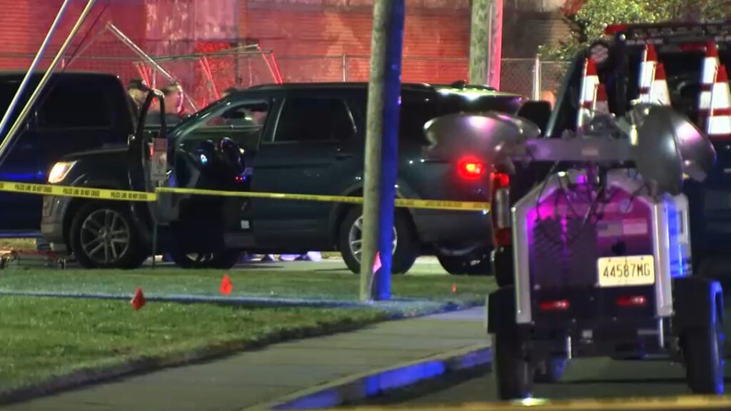 19992326 102826 wabc police shooting night img