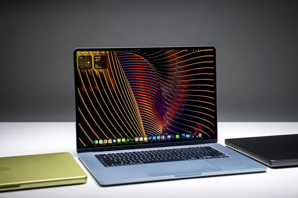 268408_Apple_MacBook_Air_15_M5_laptop_ADiBenedetto_0008